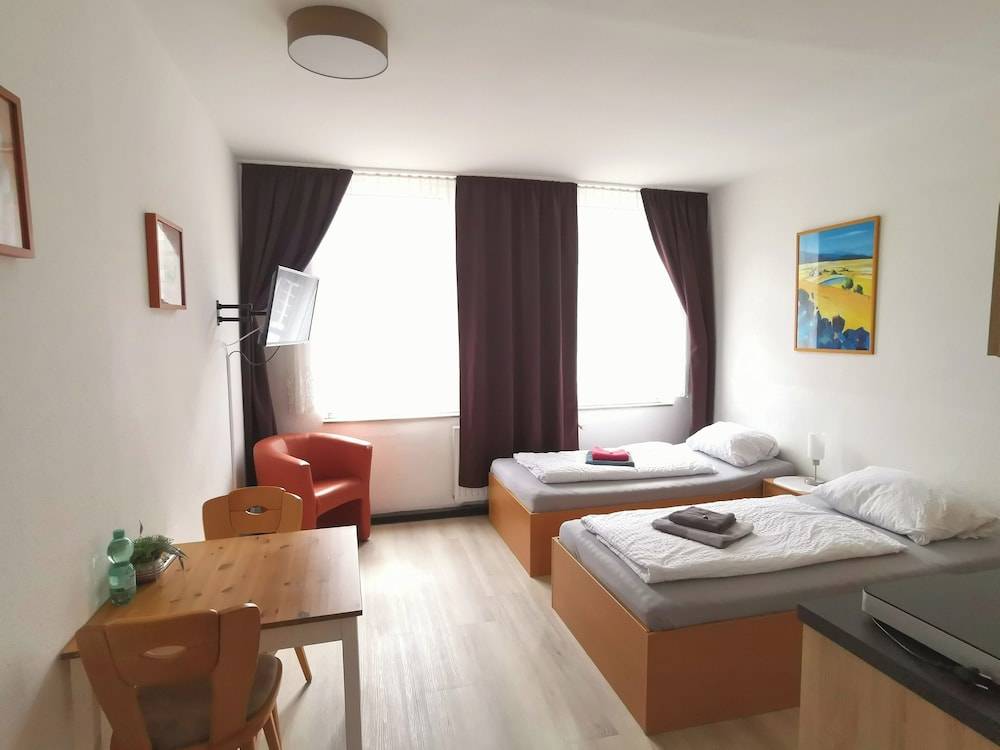 Hotel-Pension zum Hirsch 1