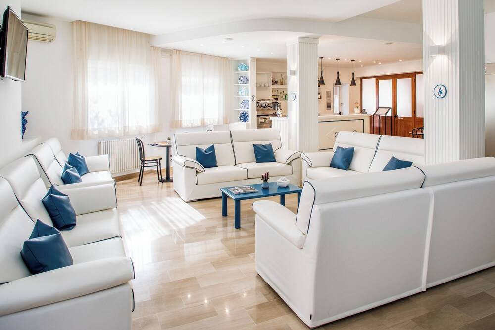 Hotel Tritone 2