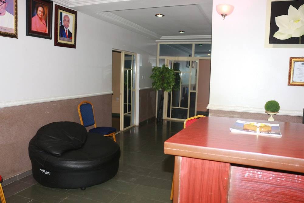 Ann's Haven Hotel & Suites 2