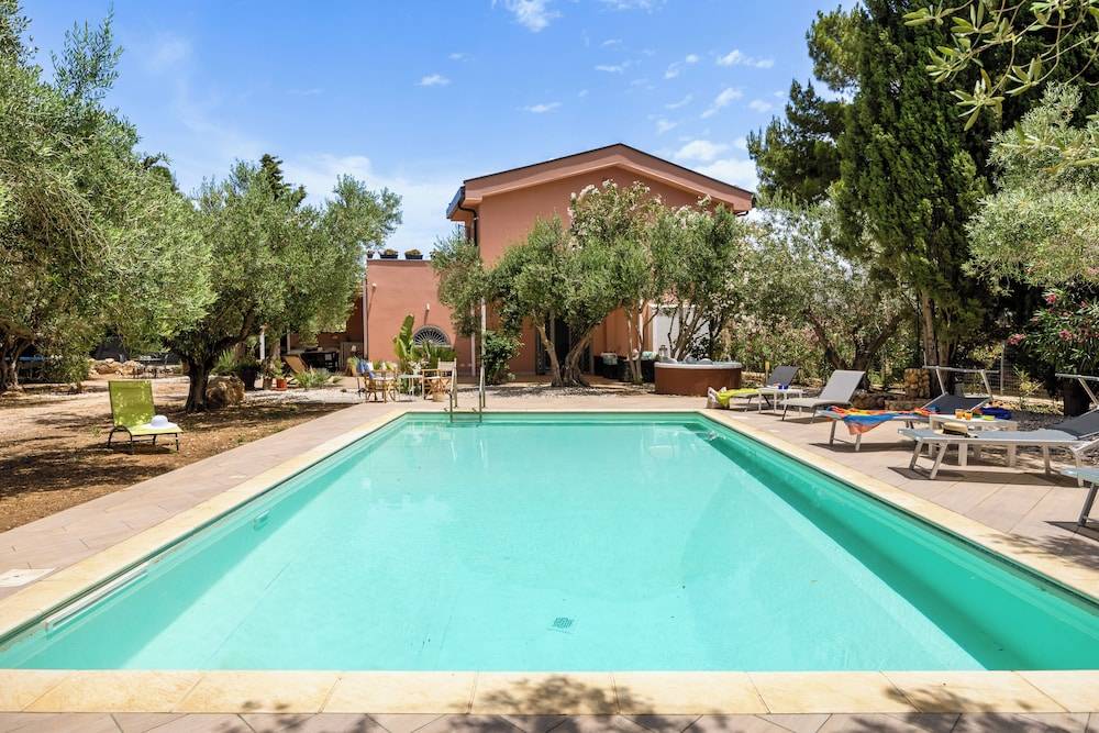 Villa Giovanna con Piscina by Wonderful Italy 1