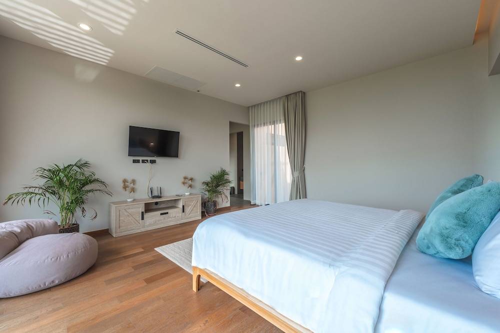 Modern 2-Level Pool Villa Long One A5 2