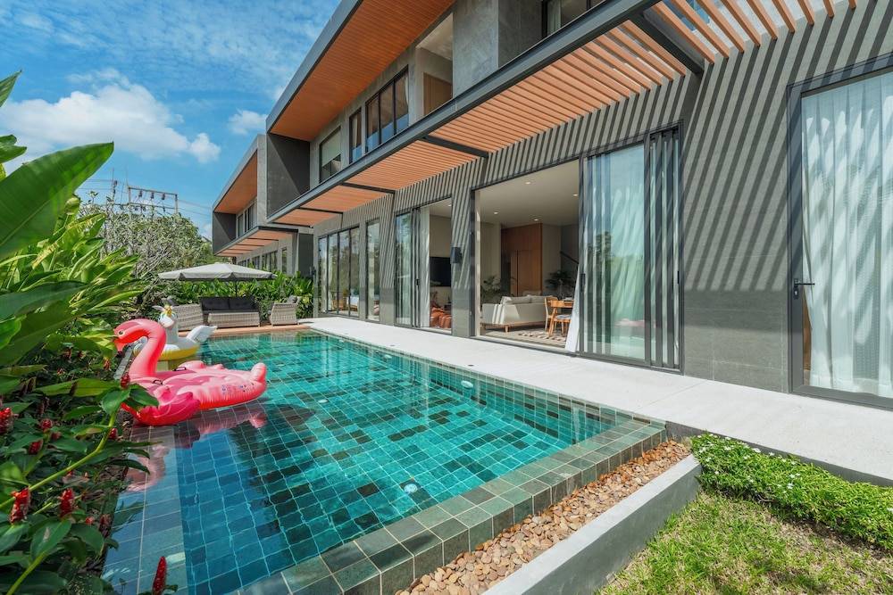 Modern 2-Level Pool Villa Long One A5 1