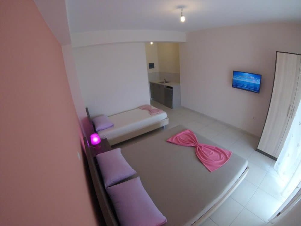 Riviera Rooms 1