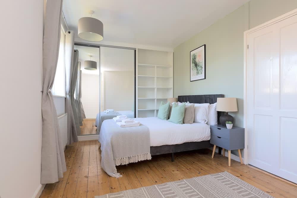 Cosy Room in Morden 1