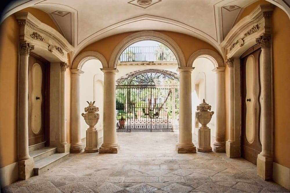 Palazzo Francesco Grassi 1