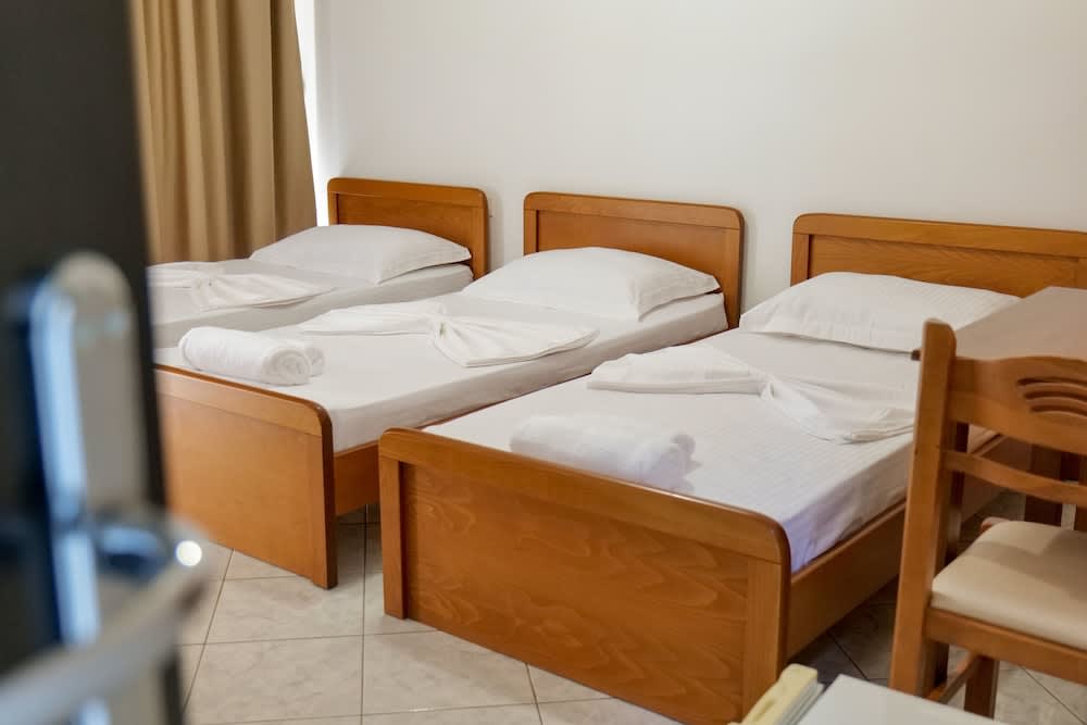 Hotel Emblem 2