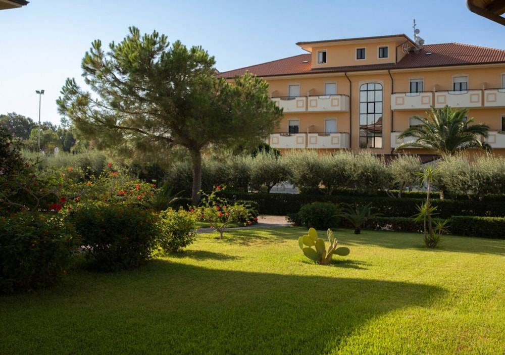 Madama club village 1