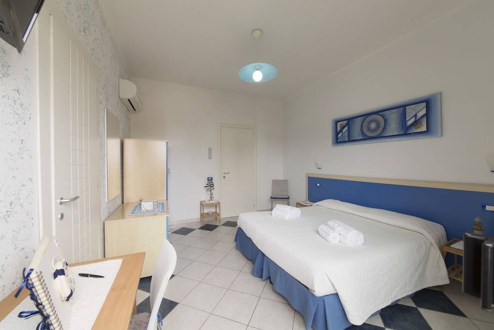 Lewis Rooms Poetto Beach 2