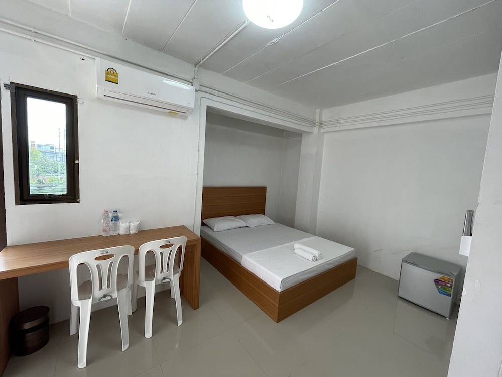 OYO 75577 Palace Hostel 2