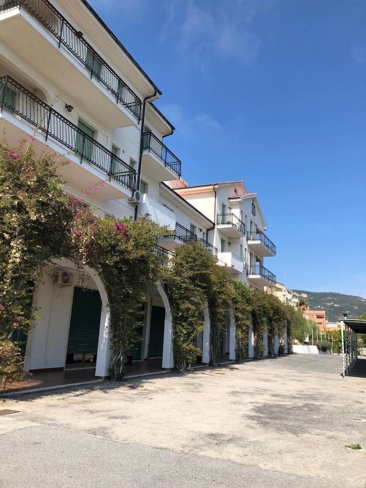 Blu Apartments 2
