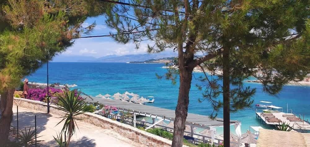 EMAR Beachfront Hotel Ksamil 1