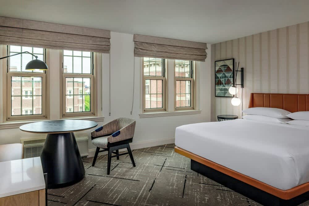 Sheraton Commander Hotel 1