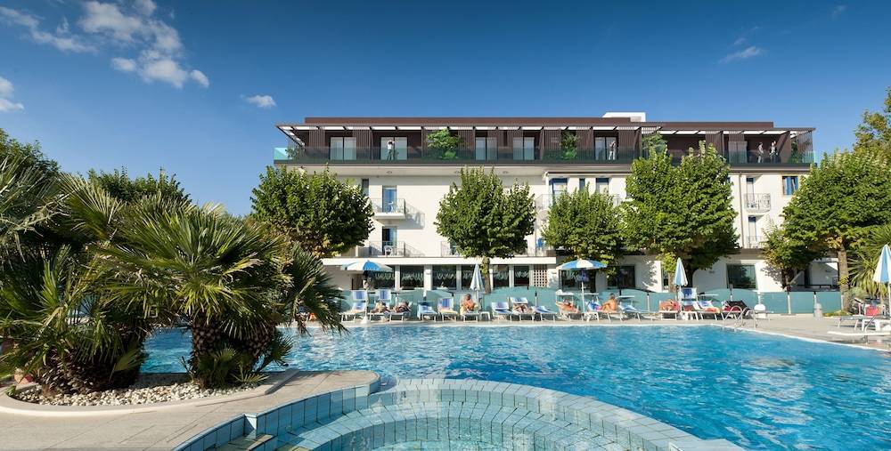 Hotel Paris Resort 1