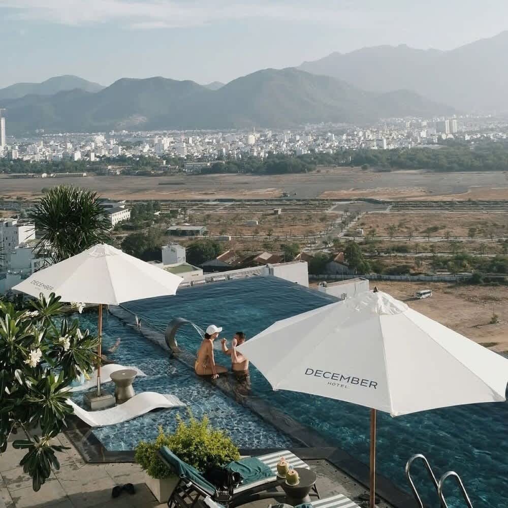 December Hotel 1
