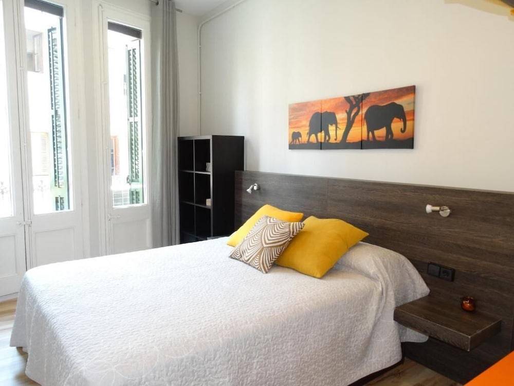 Feel at Sants Apartments 2