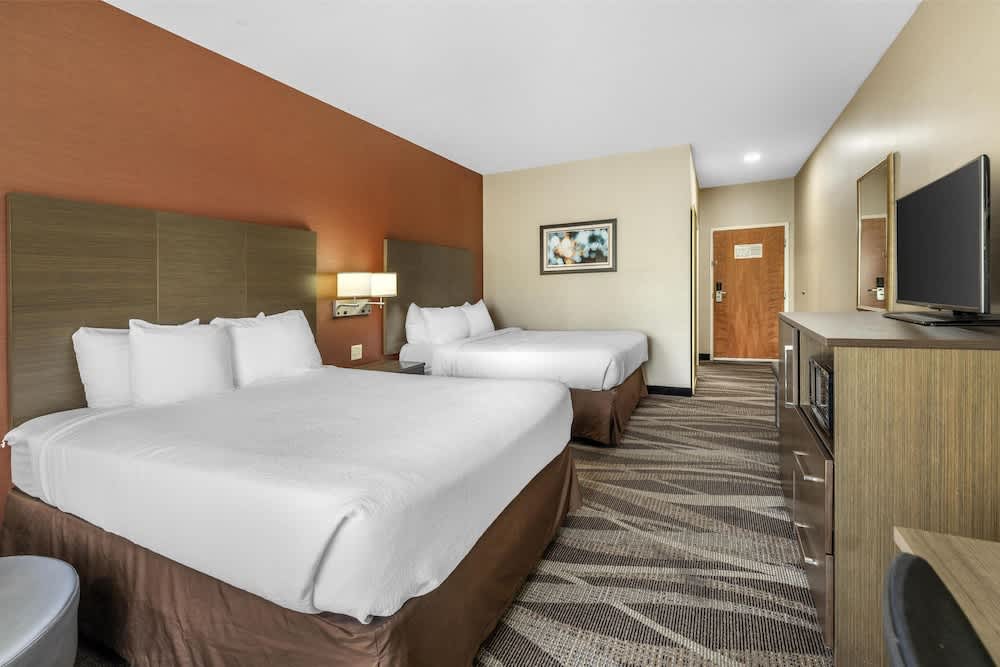 Best Western Plus University Inn 1