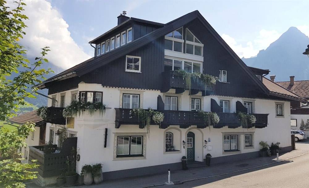 Haus Montana 1