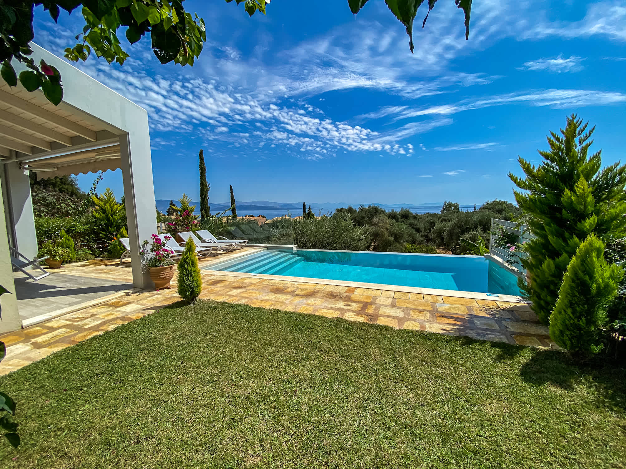 La Riviera Barbati Seaside Apartments & villas 2