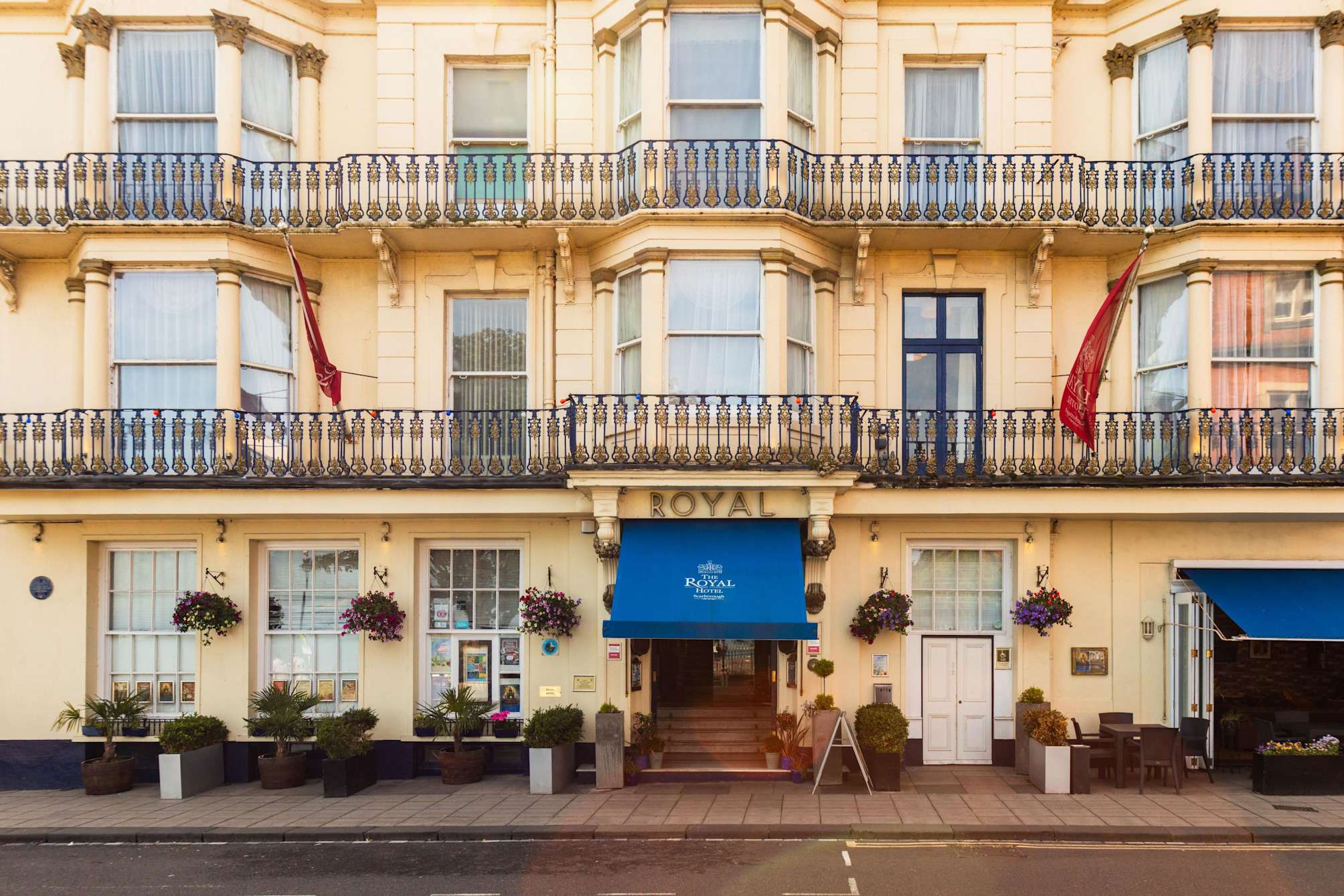 Royal Hotel 1