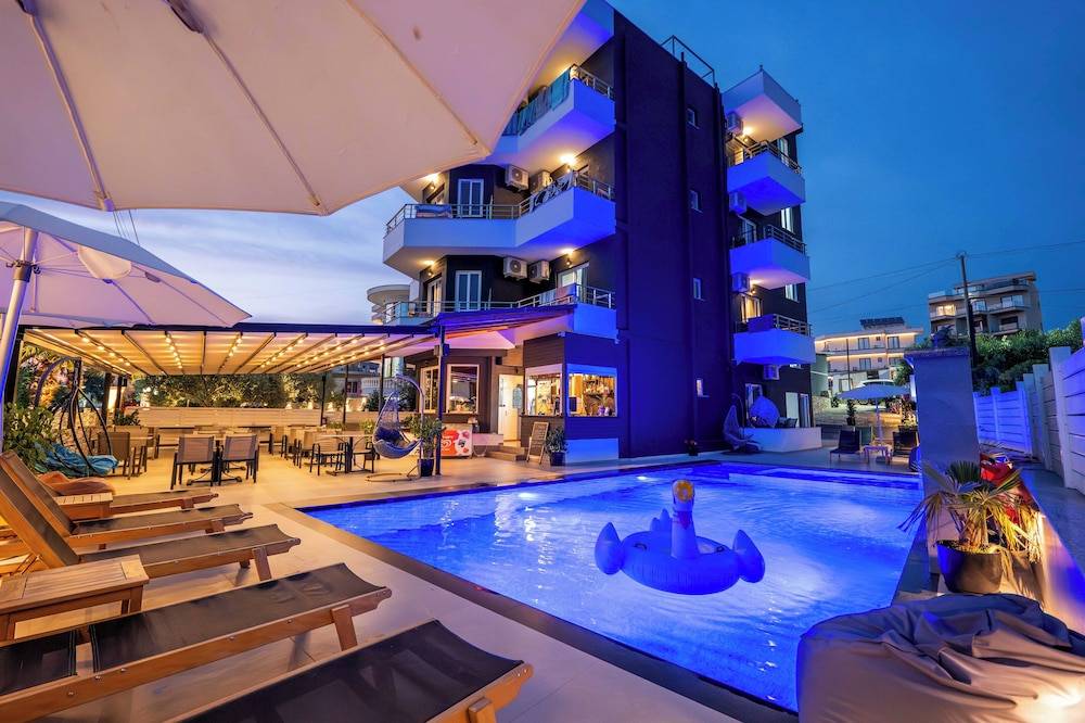 Sunshine Hotel 1