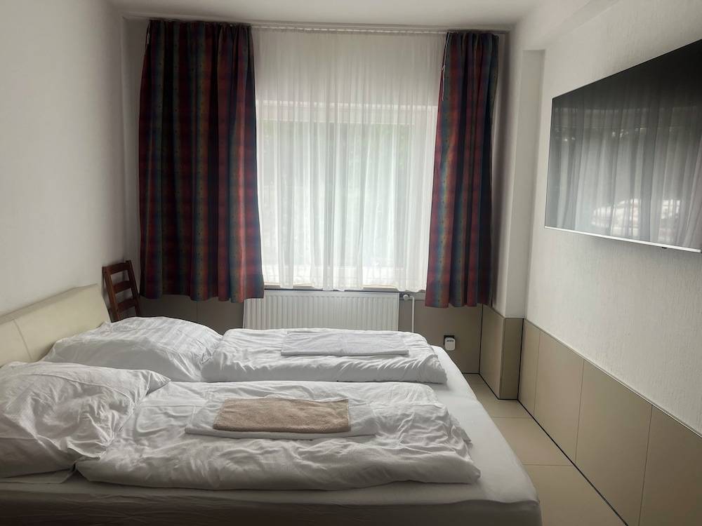 HS Hotel 1