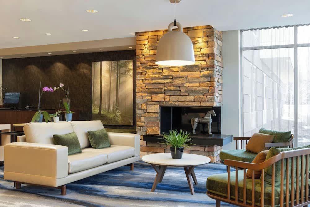 Fairfield Inn & Suites by Marriott Springfield Northampton/Amherst 2
