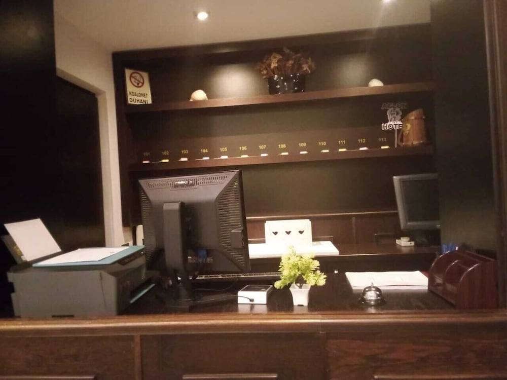 Aglon Twin's Hotel 1