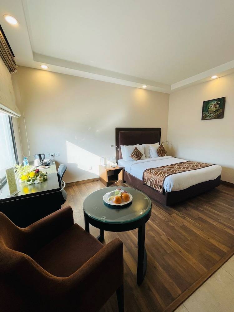 Vibe By The LaLiT Traveller 1