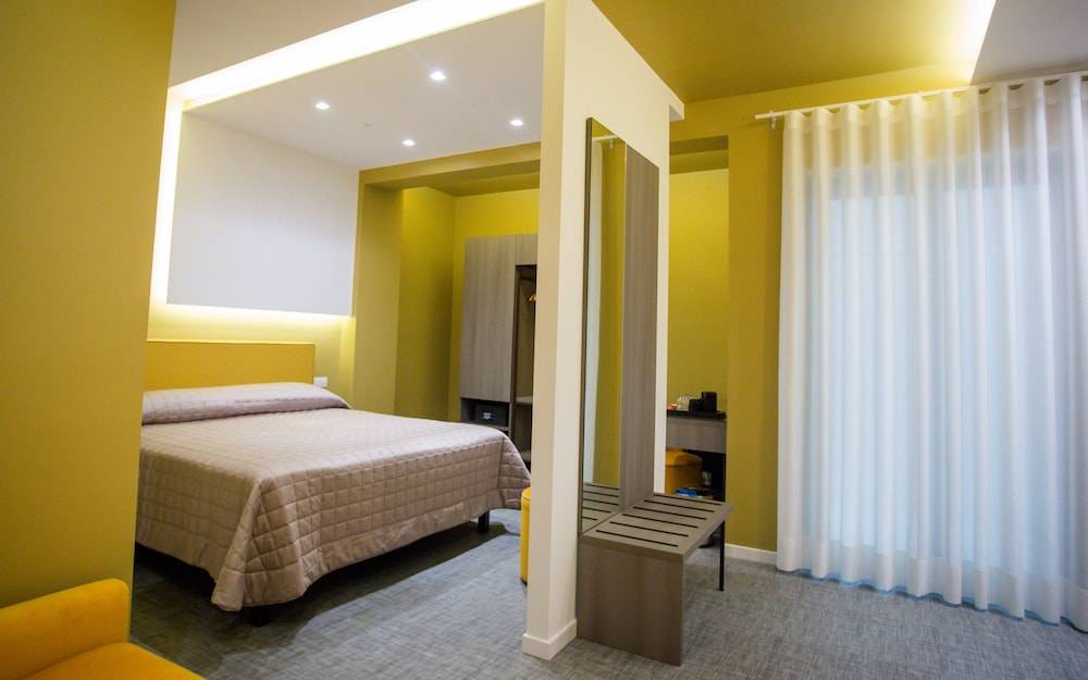Opera Hotel 2
