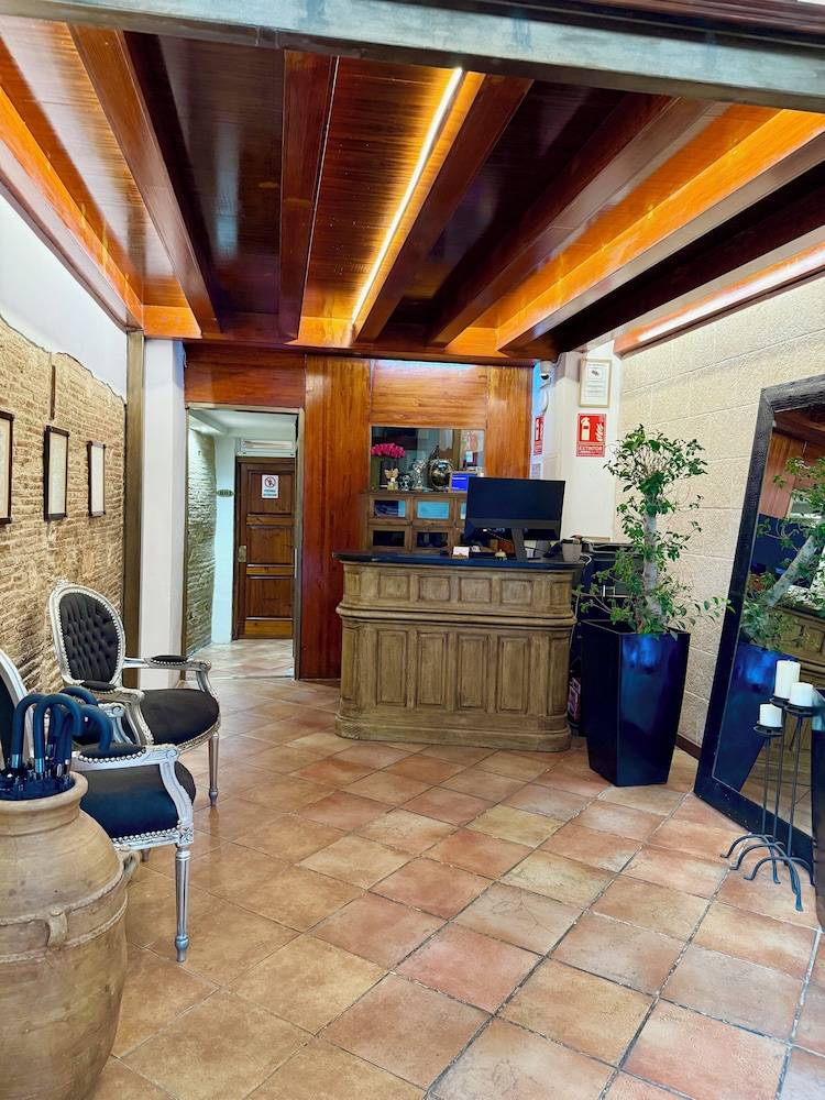 Hotel Catalina Suites 2