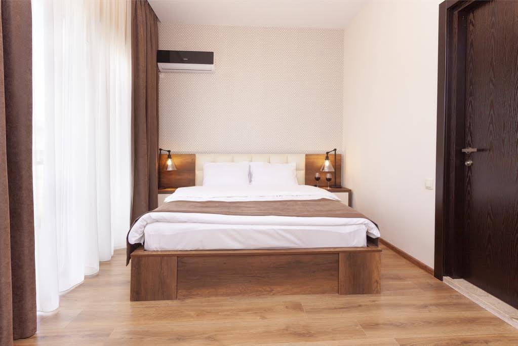 Hotel Amser 2