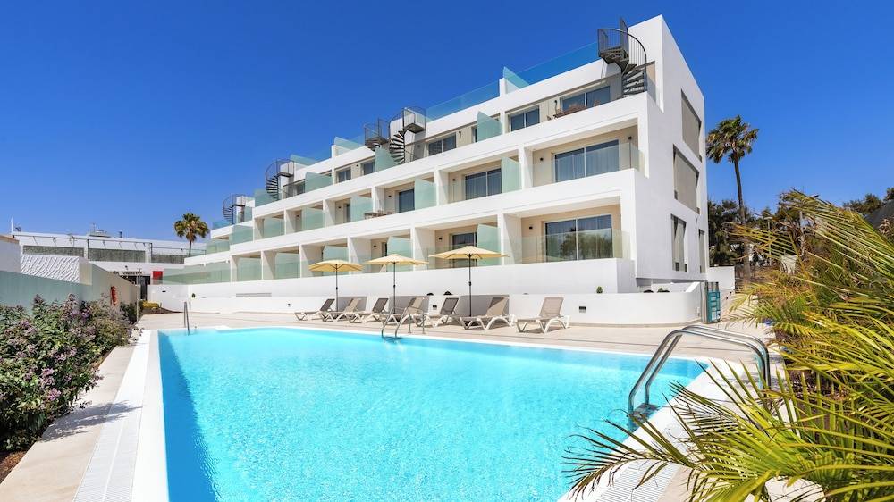 Calm Beach Apartments 1