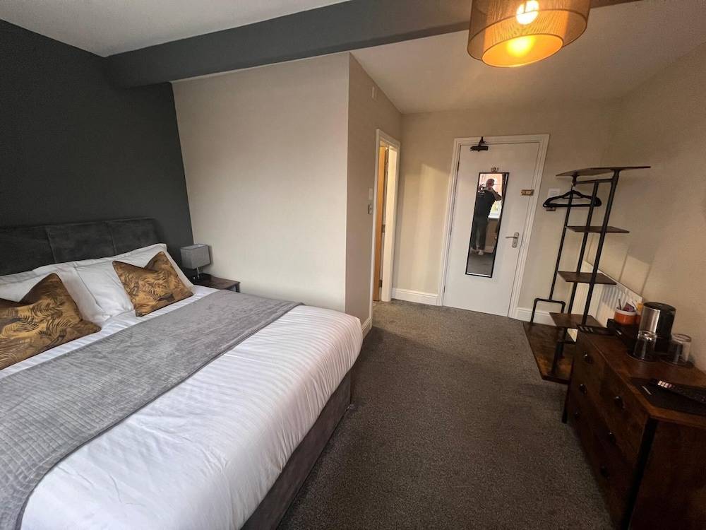 Elephant & Castle 1