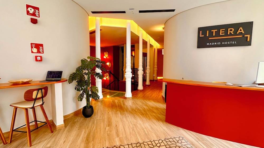 Literal Hostel 1