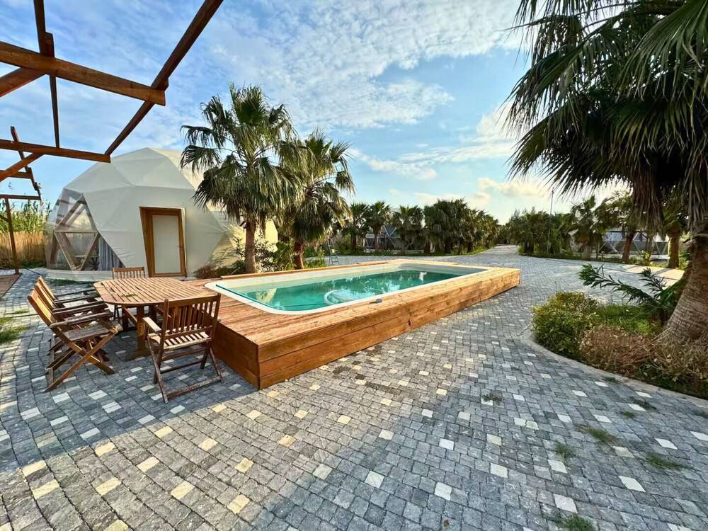 In Out Resort Glamping 1