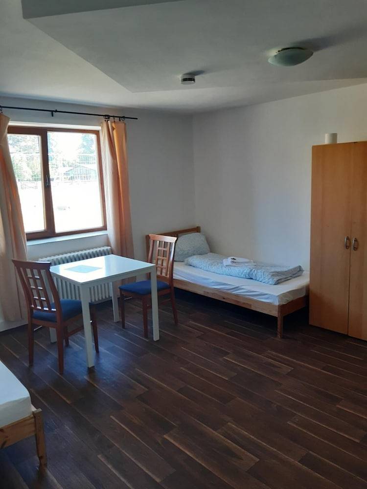2-Rent Group Hostel Rooms&Apartments EVE168 2