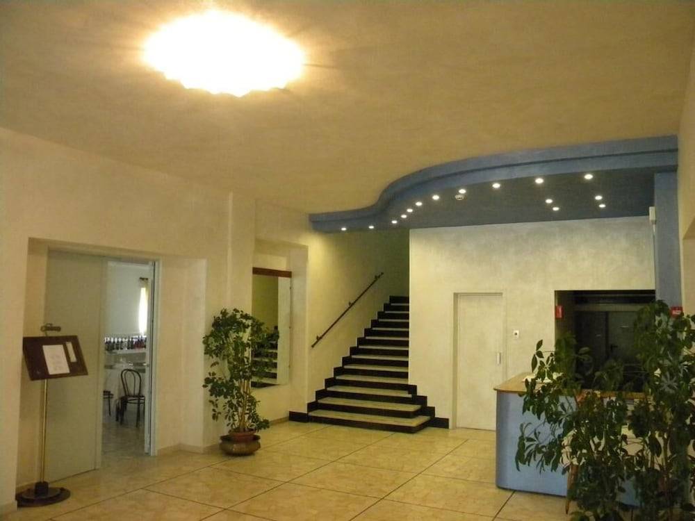PARK HOTEL 2