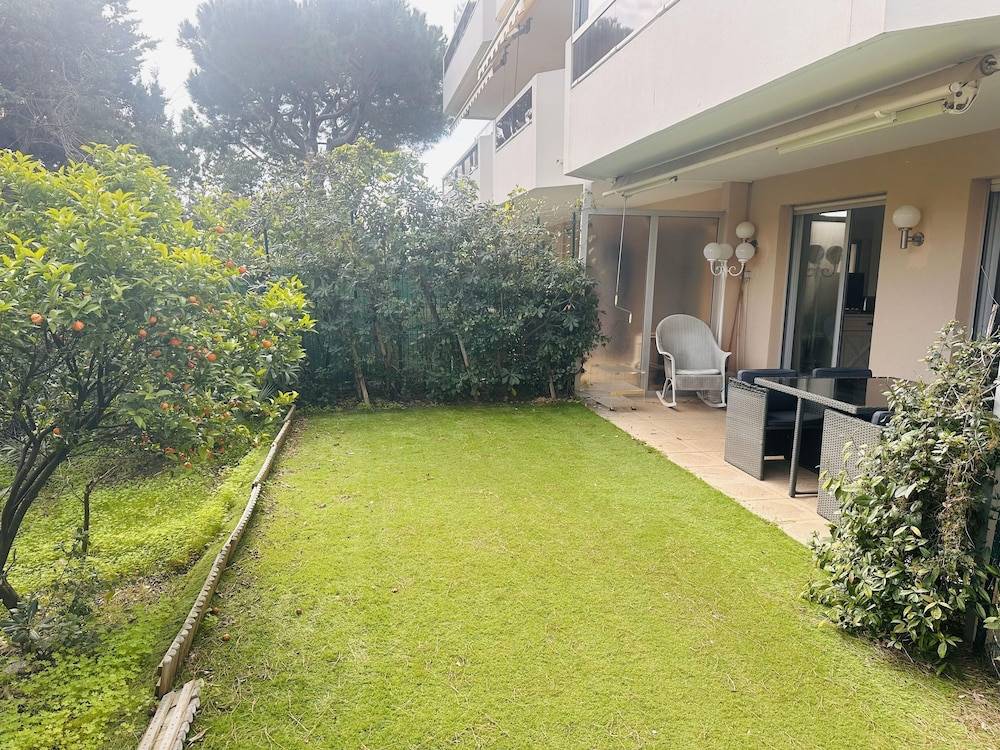 Light Modern Studio With Garden Pool- 2294 2
