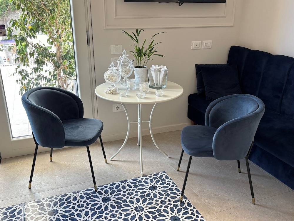 BLUE BOUTIQUE 2