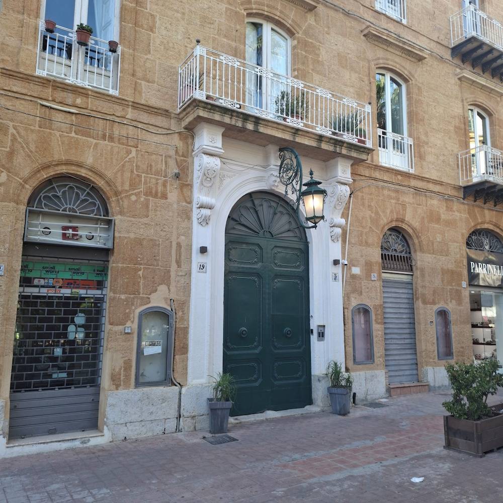Palazzo Caratozzolo 1