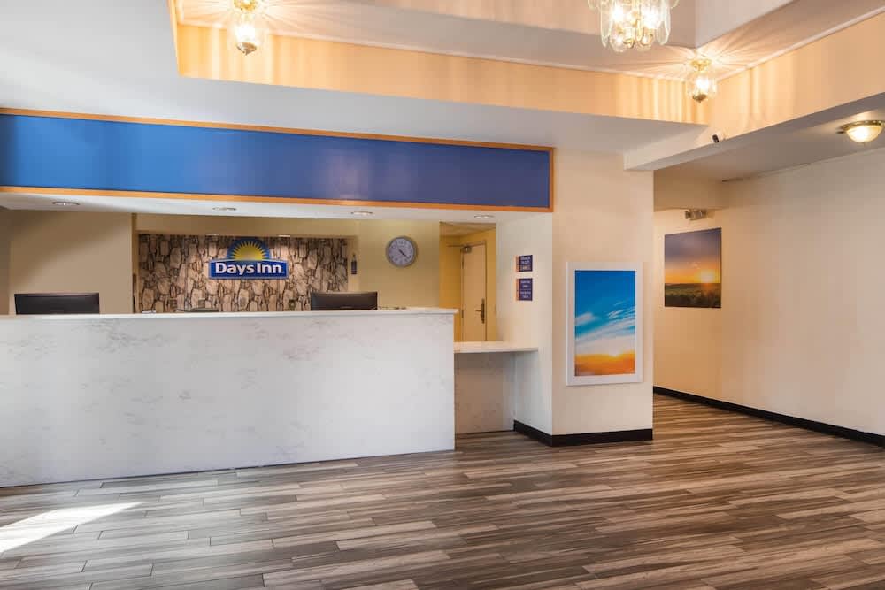 Days Inn by Wyndham Macon I-75 North 2
