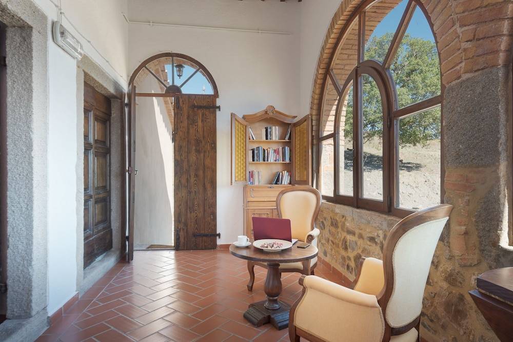 Terre di GIORGIO Agriturismo Villa la Palazzetta 2