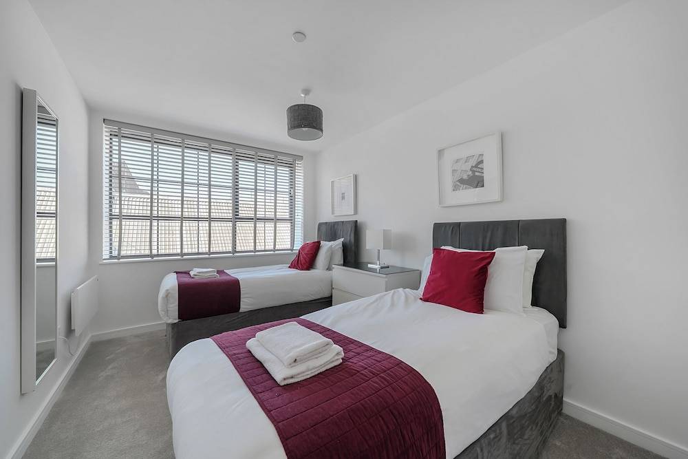 Roomspace Apartments -Caroline Street 2