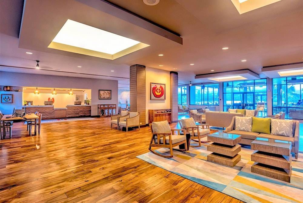 Hilo Hawaiian Hotel, Trademark Collection by Wyndham 2