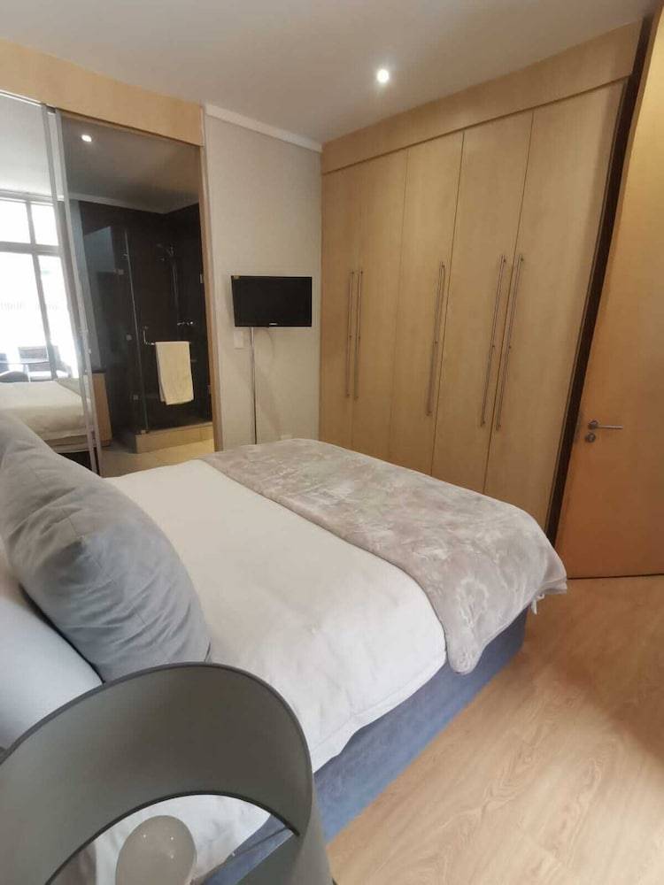 Glammys Suites at Hydro 2