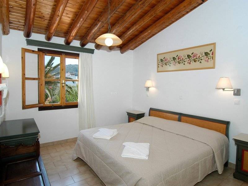 Hotel Olympia Village 2