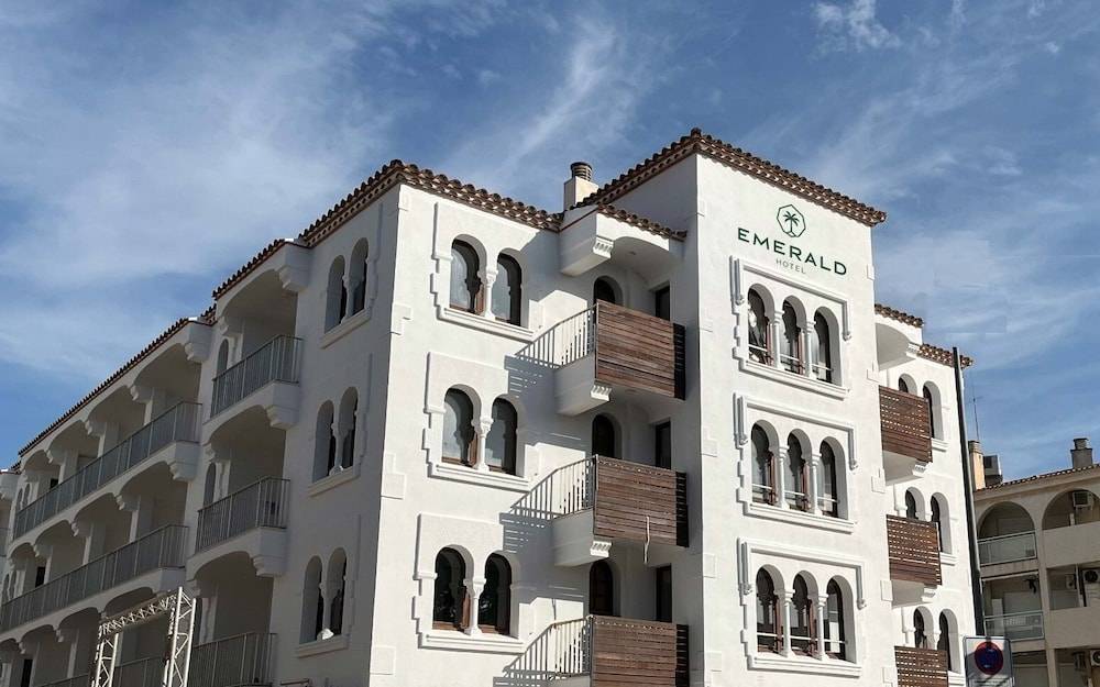 EMERALD SUN HOTEL 1