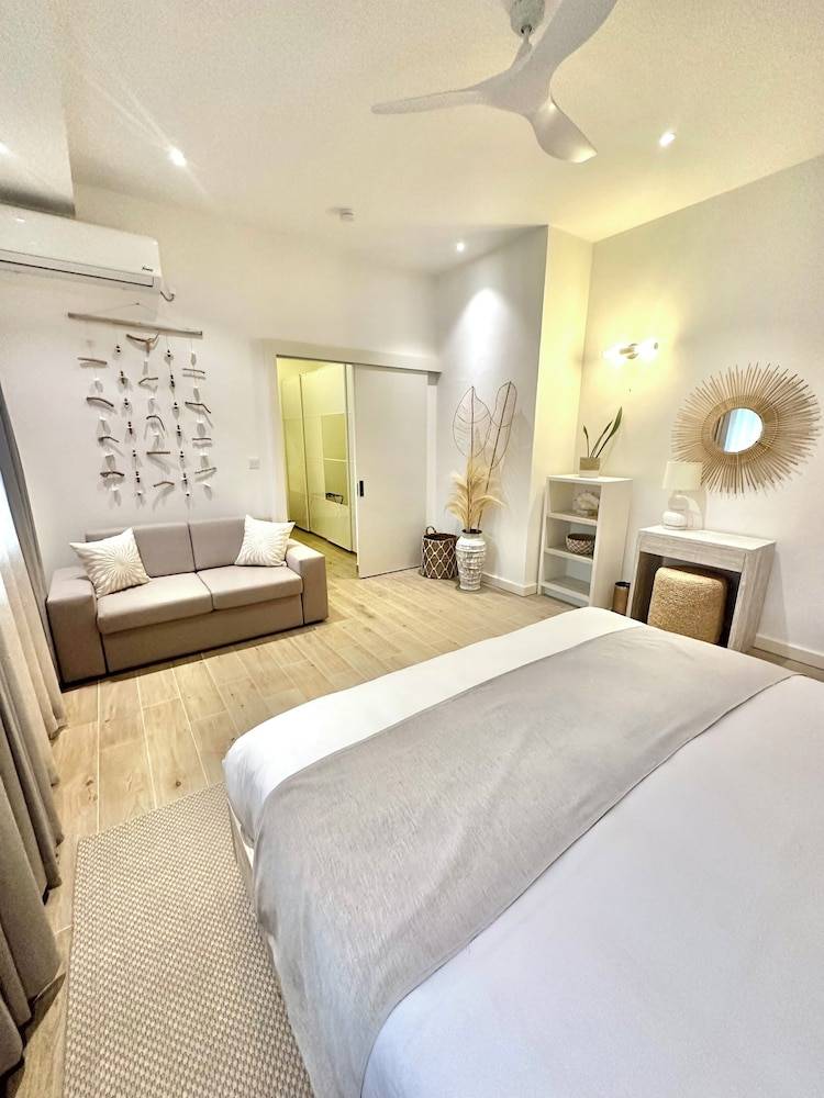 Pineapple Beach Villas 2