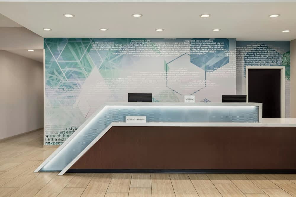 SpringHill Suites by Marriott Roanoke 2