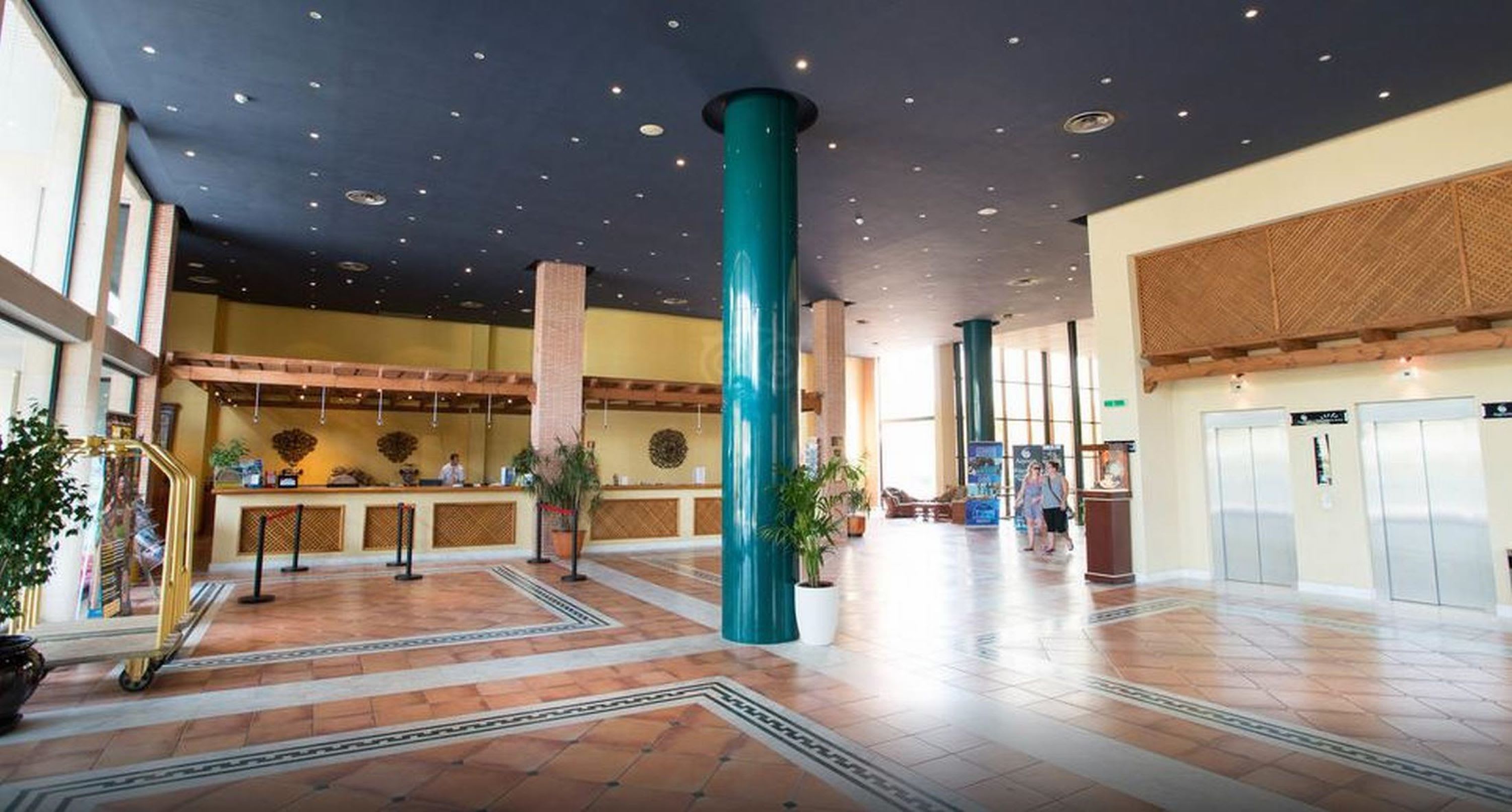 Apartamentos Estival Park 2